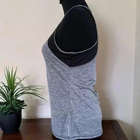 ❤️ Reebok Grey and Black Workout Top - Picture 5 of 12